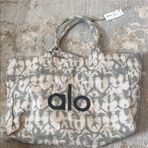 ALO Yoga Abstract Gray Tote Bag